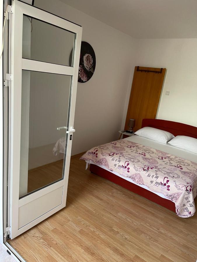 Apartmani Frane Tribalj Eksteriør bilde