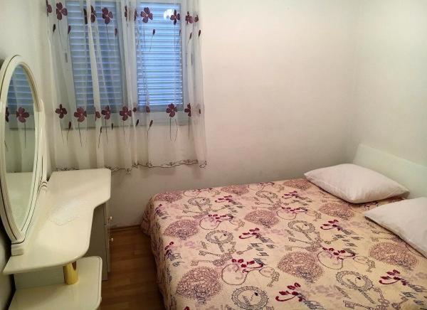 Apartmani Frane Tribalj Eksteriør bilde
